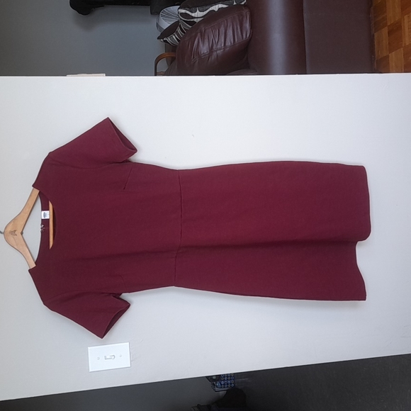 Burgundy Ponte-knit sleeveless dress - Picture 2 of 4